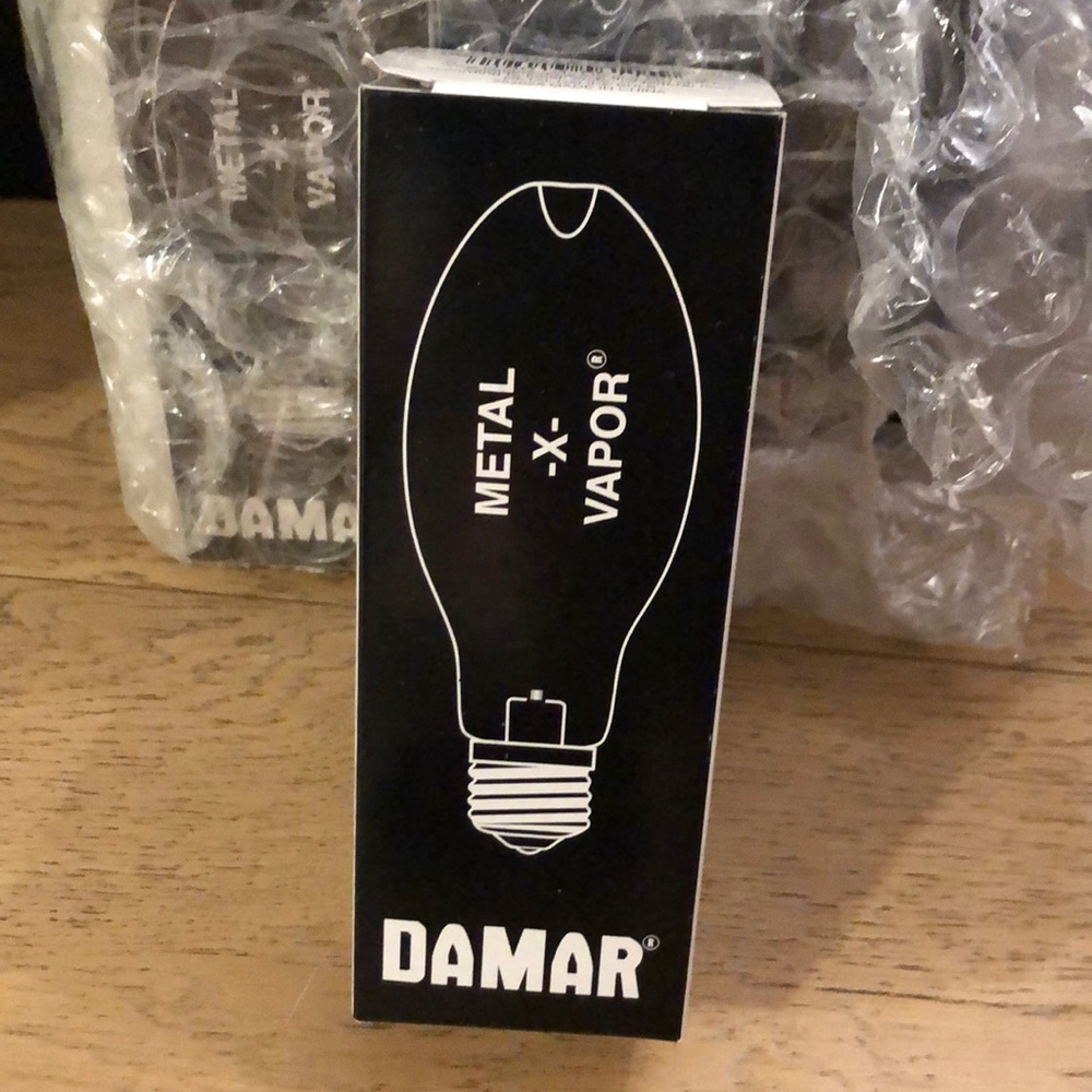 Damar Metal x Vapor bulbs set of 5